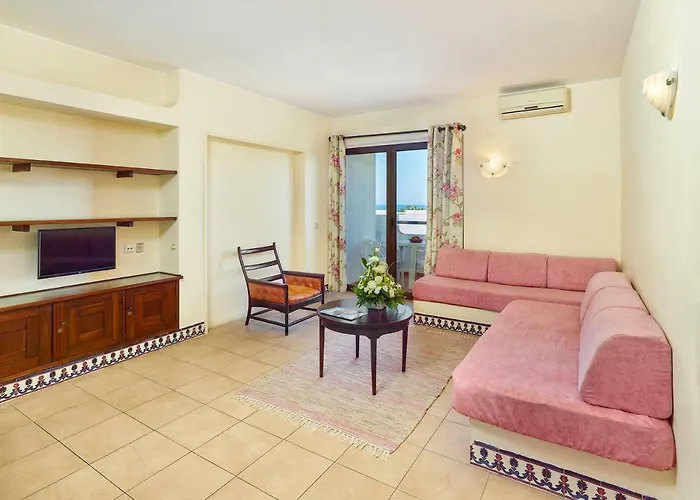 Aparthotel Cheerfulway Ouravista 3*