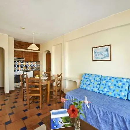 アパートホテル Cheerfulway Ouravista 3*